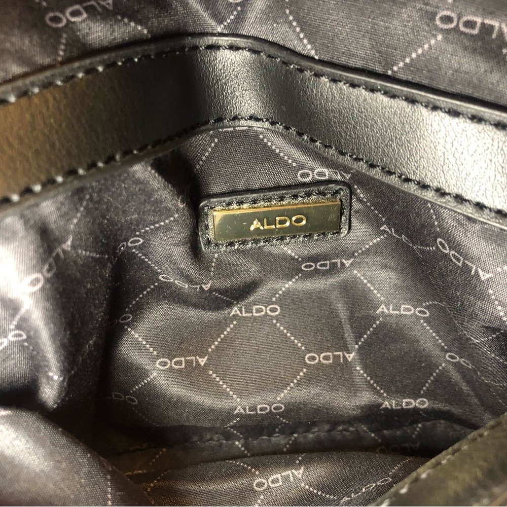 BNWOT Aldo Elegant Black Crossbody With Gold Accent Hardware - Picture 11 of 16